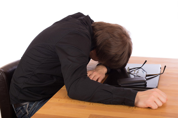 M�kellefiyeti Re'sen Kapat�lan M�kellef Yeniden ��e Ba�larsa, Re'sen Terk Tarihi �tibariyle Devreden KDV'sini �ndirebilir Mi?